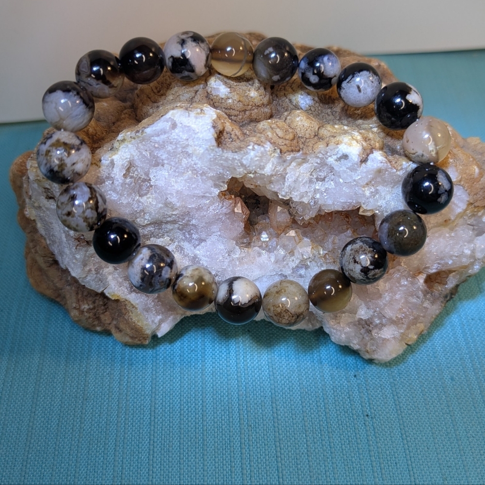 Stunning black flower agate bracelet